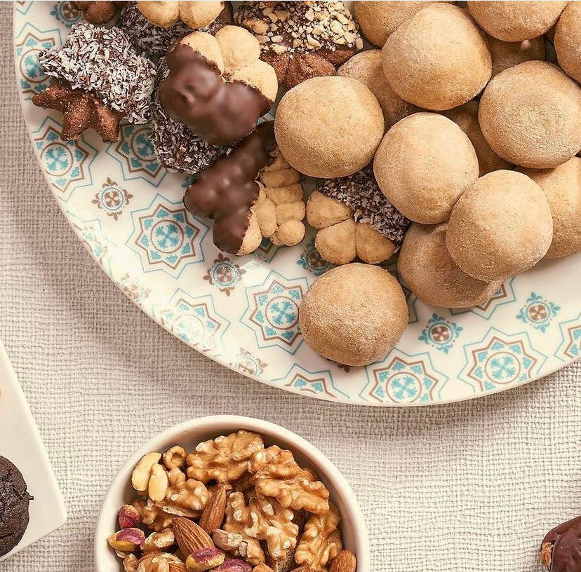 - whole wheat kahk, oatmeal, ajameya analmond علبه كحك قمح كامل و الشوفان و العجميه و باللوز