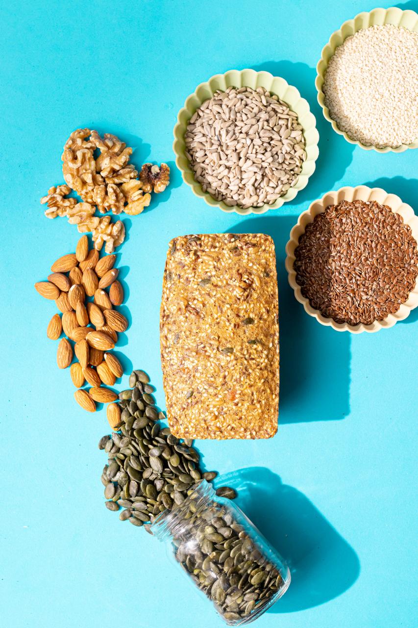 Dutch mixed nuts & seeds toast (small loaf) (/لاكتوز فرىً /جلوتن فري)توست المكسرات الدنماركي حجم صغير