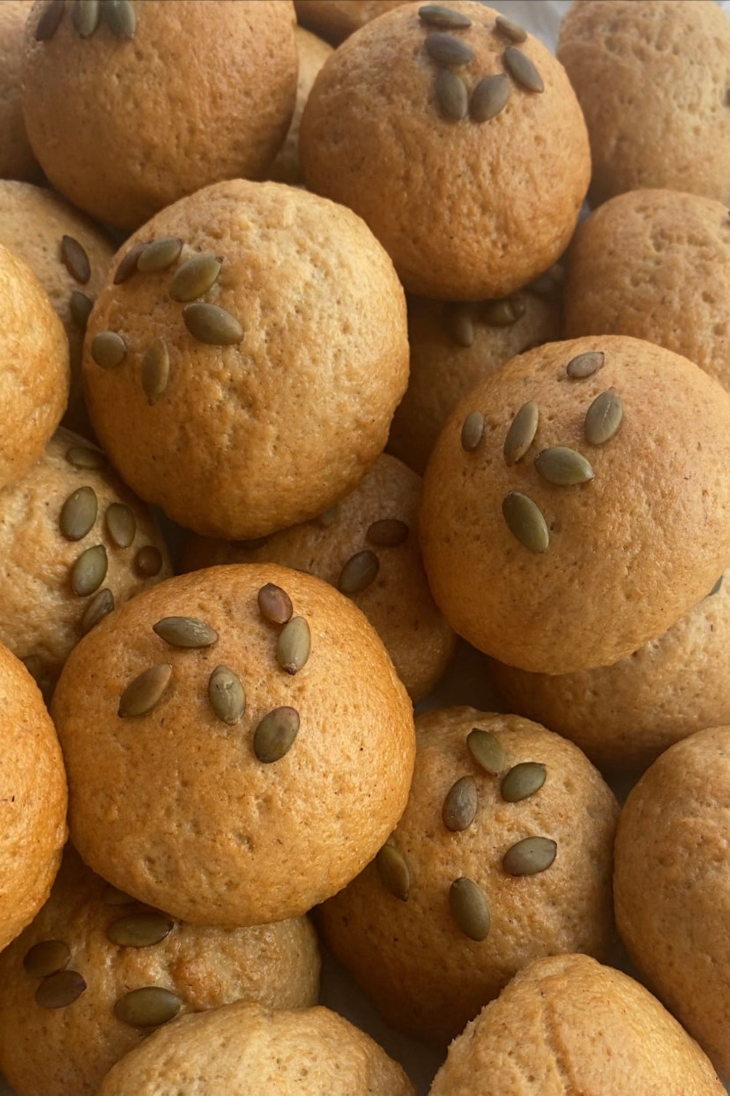 Soft buns with quinoa & brown rice flours with milk (6 pieces) كيزر الكينوا والارز البني باللبن