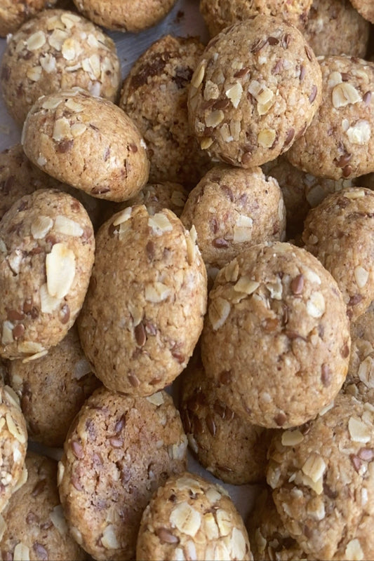 Oats and Almond Cookies  كوكيز الشوفان واللوز
