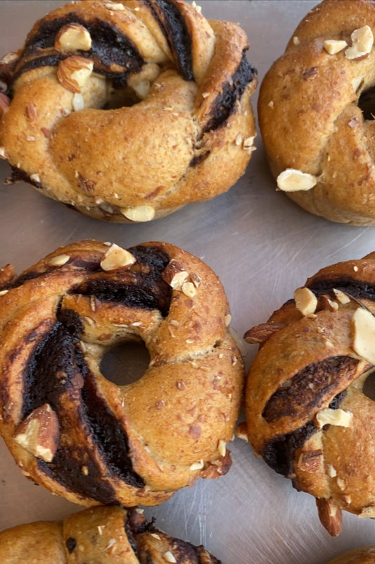 Whole wheat chocolate & cinnamon wreath ( 4 pieces ) ضفيرة الشيكولاتة والقرفة بدقيق القمح الكامل